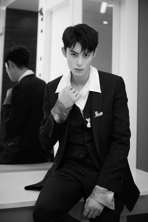 王鹤棣直播爆料视频,娱乐圈幕后故事大曝光  第2张